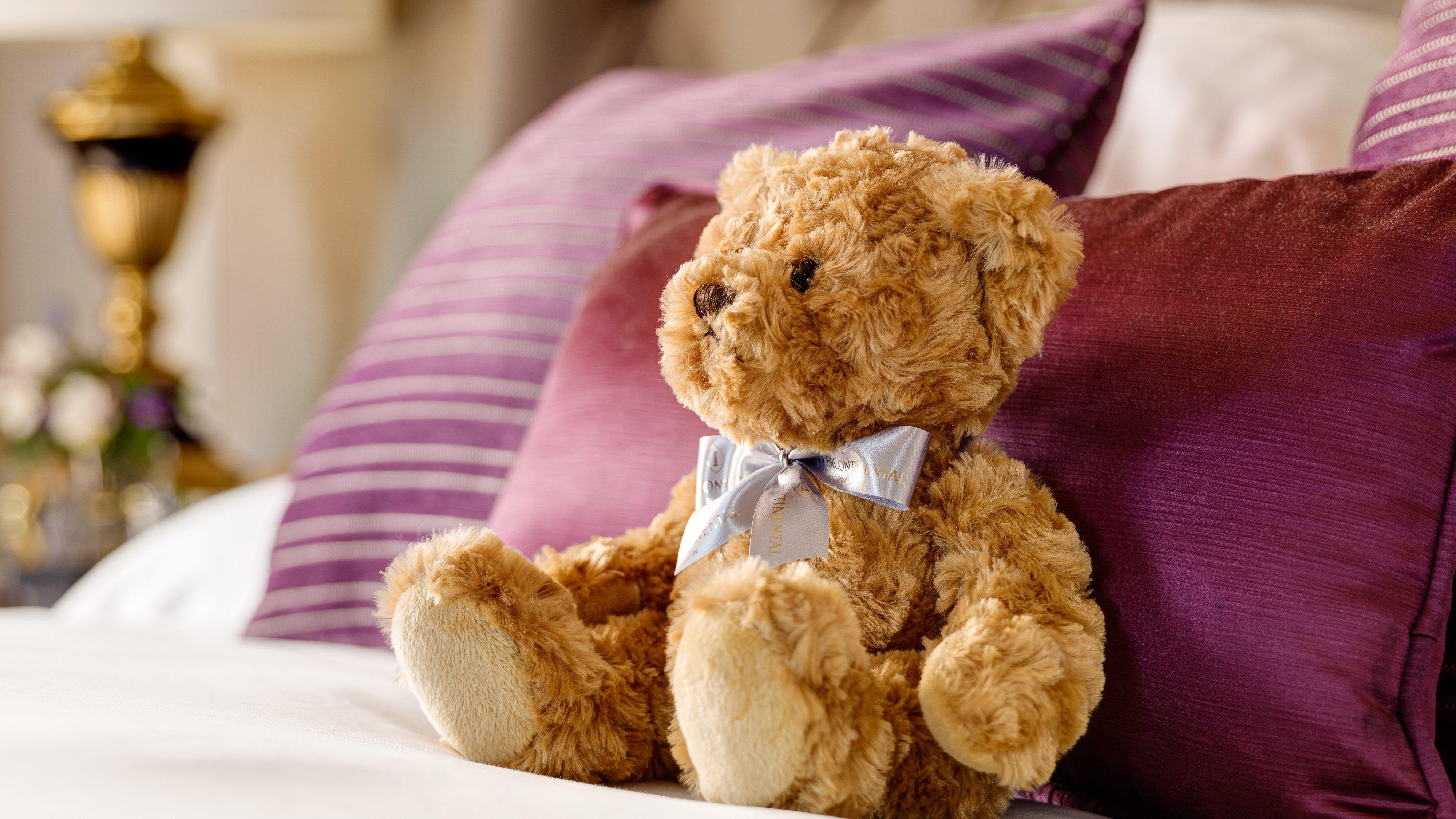 Intercontinental Dublin By Ihg Hotel Bagian luar foto A teddy bear