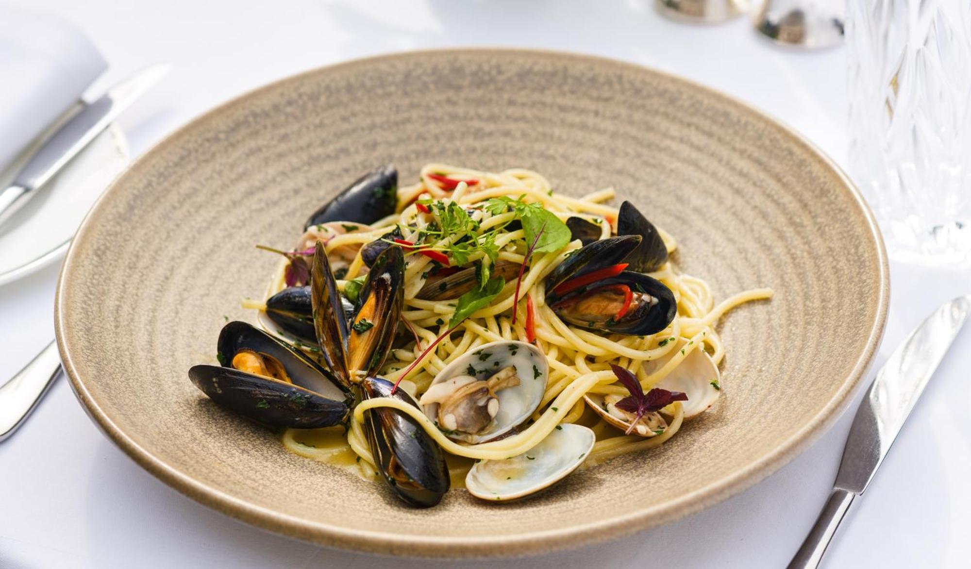 Intercontinental Dublin By Ihg Hotel Bagian luar foto Spaghetti alla vongole